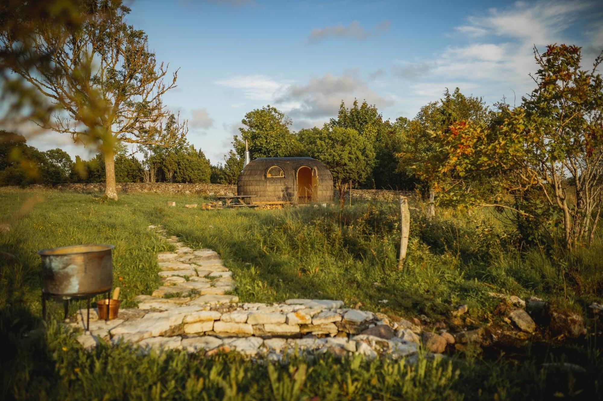 Hotel Pilguse Residency Jogela Exteriér fotografie